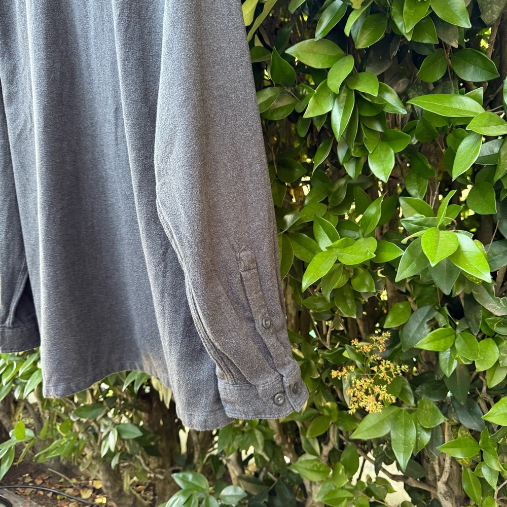 Men’s Patagonia button down - Picture 4 of 4